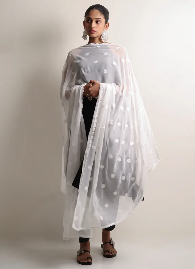 Image | Spring Pret '24 | Embroidered Lace Dupatta | Chiffon | White | 1 pc | IDCH-213326. - Image 3