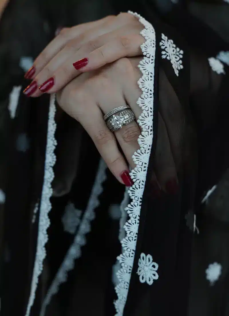 Image | Spring Pret '24 | Embroidered Dupatta | Chiffon | Black | 1 pc | IDCH-213075. - Image 2