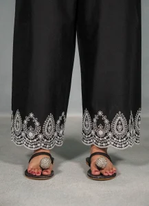 Image | Spring Pret ’24 | Embroidered Culotte | Cotton | Black | 1 pc | T-702.