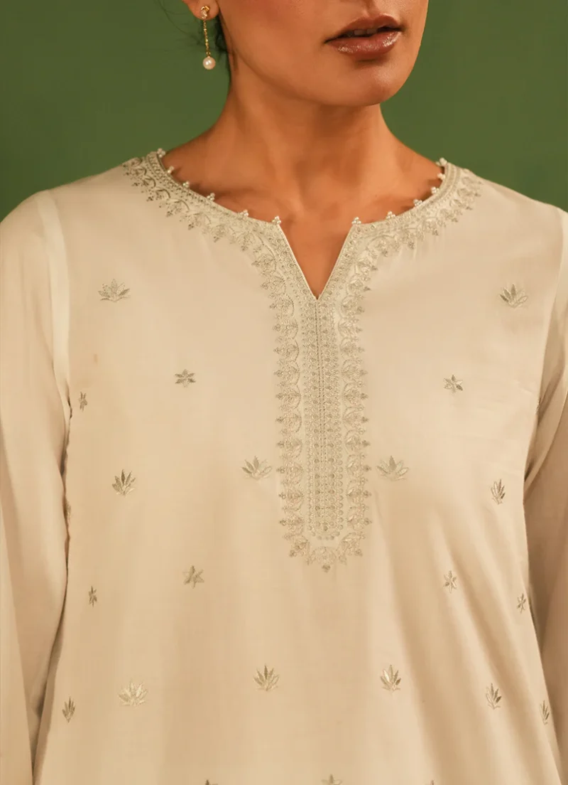 Image | Spring Pret '25 | Pure Cotton | Off White | Embroidered Kurta | 1 pc - Image 2