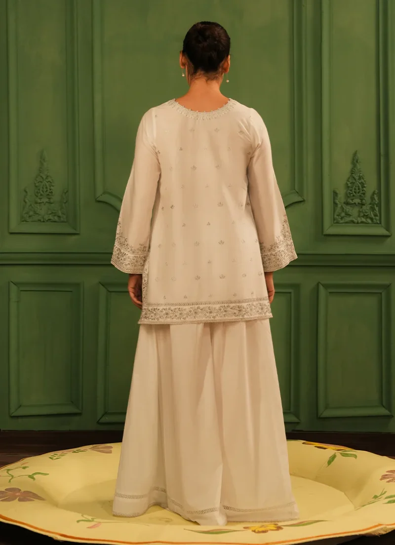 Image | Spring Pret '25 | Pure Cotton | Off White | Embroidered Kurta | 1 pc - Image 4
