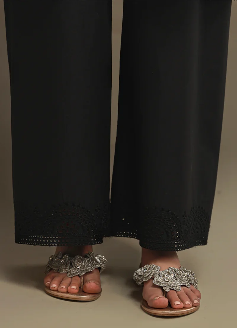 Image | Winter Pret '25 | Cotton | Black | Embroidered Izaar | 1 pc