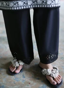 Image | Hotel Bristol 24 | Embroidered Izaar | Cotton | Black 1 pc | TS-737.