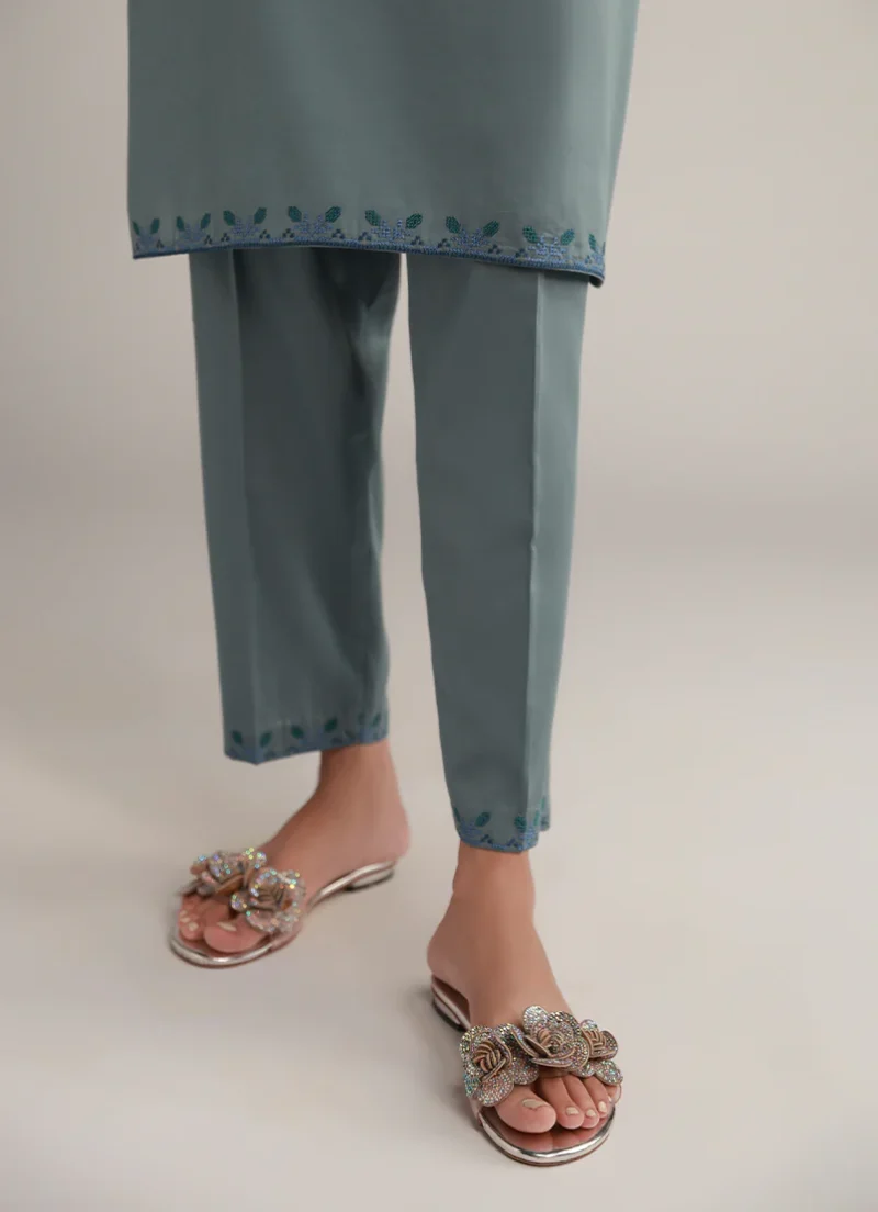 Image | Winter Pret '25 | Cotton Satin | Teal | Embroidered Co-Ord Set | 2 pc - Image 3