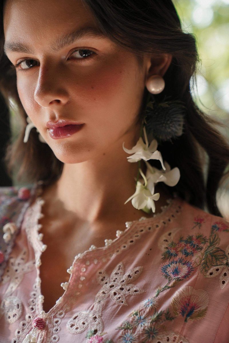 Sana Safinaz | Luxury Lawn 25 | Baby pink | Unstitched | Festive wear | 001B-3CT | 3pc set. - Image 4